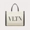 [premium] V 발발렌티노 스몰 사이즈 VLTN 프린트 캔버스 쇼퍼백