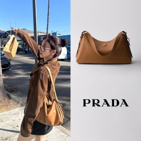 [프리미엄급] P 프라* 에메 라지 가죽 숄더백 카리나