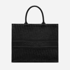 D 디* Book Tote 오블리크 엠보 미디엄 백